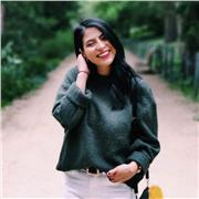 Doy clases de español y también de lengua y literatura